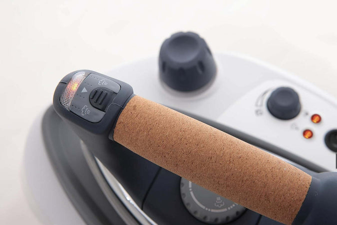 Ferro da stiro con caldaia Professionale manico in sughero 1350W 3.5 Bar Aurora