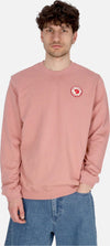 FJALLRAVEN-Felpa-Leggera-Girocollo-Uomo-1960-Logo-Badge-Sweater-Dusty-Rose-da-uomo