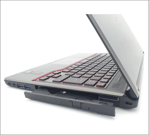 Notebook Fujitsu Lifebook E756 Intel Core i5-6300U 15.6" Pollici 8/240GB Lettore Masterizzatore DVD Ricondizionato