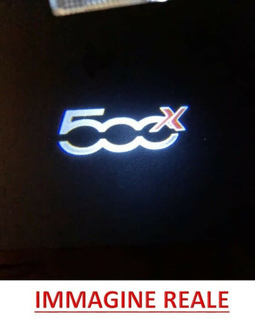 Luci cortesia LED Logo Fiat 500X luci sottoporta 500X. Illumina il pavimento ad apertura della portiera.