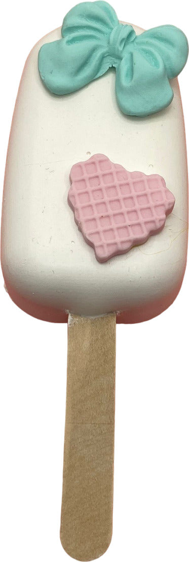 Gelato cremino finto da esposizione bianco con fiocco e cuore Casa e cucina/Teglie da forno e accessori per pasticceria/Accessori e utensili per pasticceria/Utensili decorativi/Torte e dolci finti Led Mall Home - Napoli, Commerciovirtuoso.it