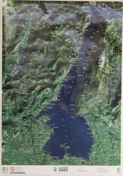 GEOGRAMMA---MAPPA-IL-LAGO-DI-GARDA-CARTA-SATELLITARE-100X70-CM-scala-1:58.000