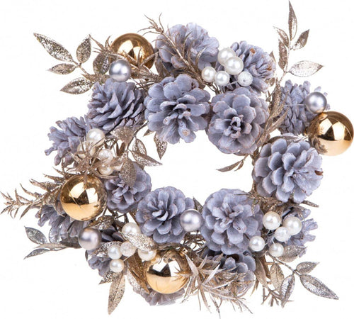Ghirlanda Natalizia centrotavola con pigne e perle Ø 25 cm Arredamento per Tavola ed Interni Casa e cucina/Decorazioni per interni/Addobbi e decorazioni per ricorrenze/Decorazioni natalizie/Orpelli e festoni MagiediNatale.it - Altamura, Commerciovirtuoso.it