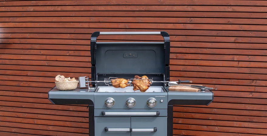 Girarrosto Premium Con Motore Elettrico Spiedo E Forche per Rosticceria Giardino e giardinaggio/Barbecue e picnic/Accessori per barbecue e affumicatori/Griglie per arrostire La Zappa - Altamura, Commerciovirtuoso.it