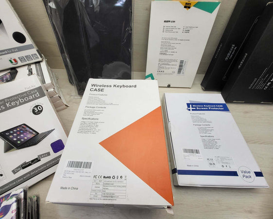 Grande Lotto Stock cover per tablet iPad Lenovo diversi modelli con tastiera materiale dismesso nuovo usato da rivendere 220823
