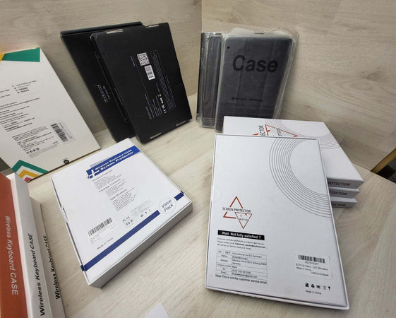 Grande Lotto Stock cover per tablet iPad Lenovo diversi modelli con tastiera materiale dismesso nuovo usato da rivendere 220823