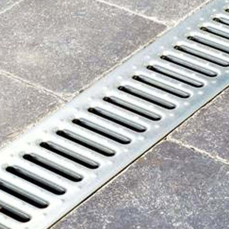 Griglia-Scolo-Acqua-Piovana-in-Acciaio-Zincato-A15-100x13-cm.