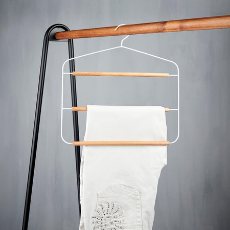 Grucce Porta Pantaloni 3 Scomparti In Metallo Bianco E Legno 37 Cm Casa e cucina/Organizzazione interni/Organizzazione guardaroba/Grucce e appendini/Appendini per pantaloni Decor Space - Altamura, Commerciovirtuoso.it