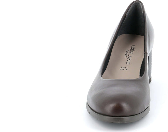 Grunland-decolté-AMMA-marrone-SC-4122
