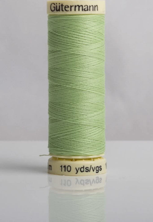 GUTERMANN---100mt---FILO-PER-CUCITO-100%-POLIESTERE---COLORE-VERDE-CHIARO-152