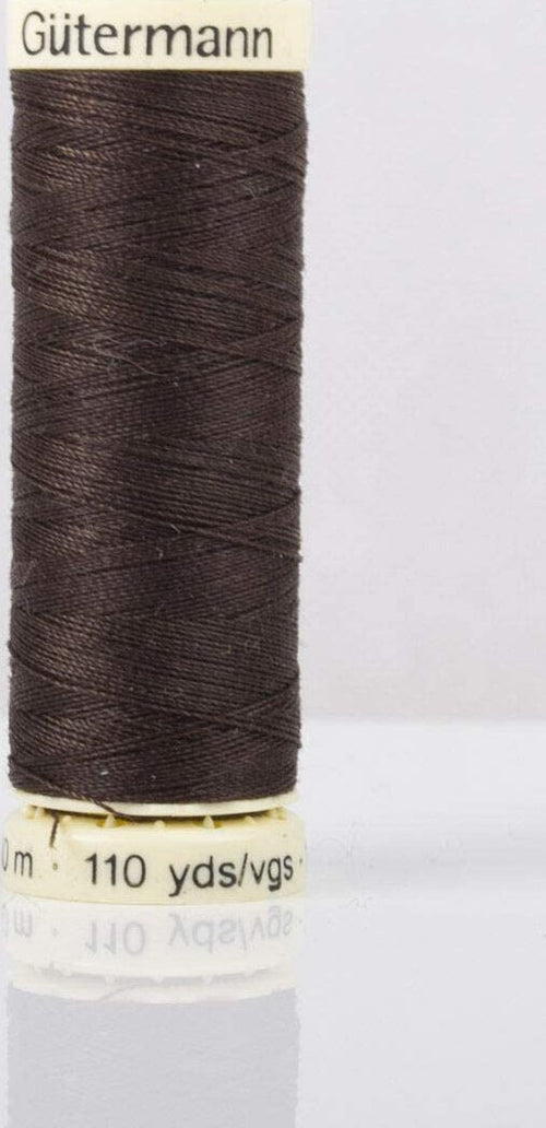 GUTERMANN-CUCITUTTO-FILO-100MT-IN-100%-POLYESTERE-COL.-696-CIOCCOLATO