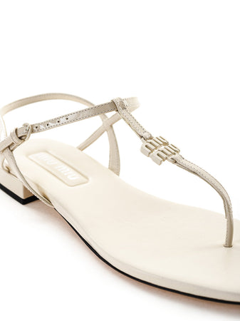 Miu Miu Sandalo Infradito in Vernice Avorio da donna