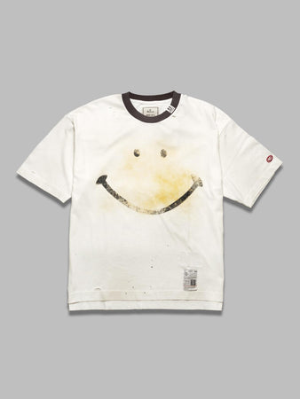 MAISON MIHARA YASUHIRO smily face printed distressed tee da uomo