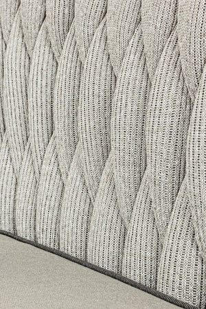 Poltrona "Xenia" con cuscini, struttura in alluminio verniciato, gambe in legno per esterno