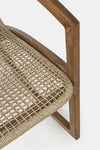 Poltrona Adelita con struttura in legno di teak, intreccio in fibra sintetica per esterno