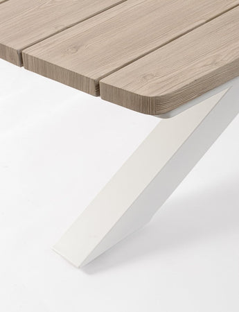 Tavolo "Zelmar" con struttura in alluminio, piano in doghe effetto legno, per arredo interno ed esterno