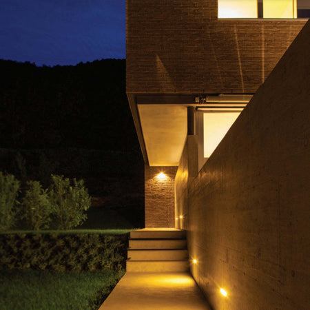 Incasso-segnapasso-moderno-PAN-International-SKIN-EST54001-LED-faretto
