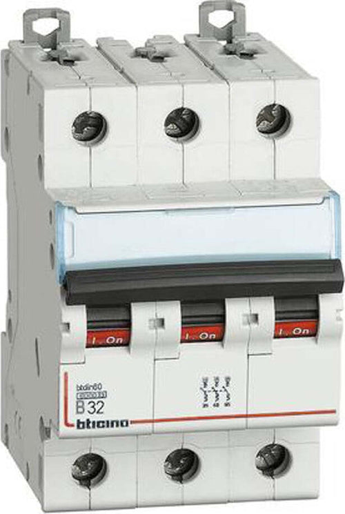 Interruttore-magnetotermico-3P-3MOD.-32A-Bticino