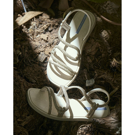 Sandali donna beige Ipanema Solar Glow Sand con finitura glitter e suola decorata terra