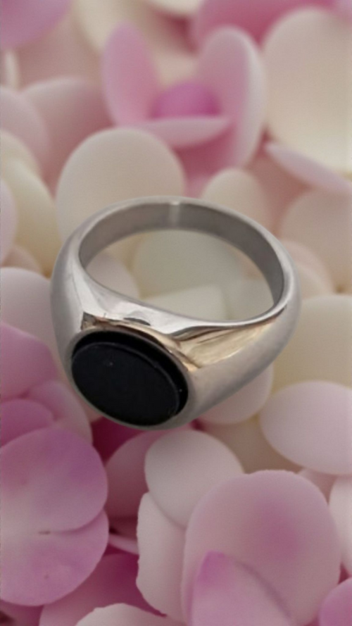 Anello uomo tipo sigillo stile senza tempo tocco moderno accessorio dal carattere deciso lunghezza 22 cm