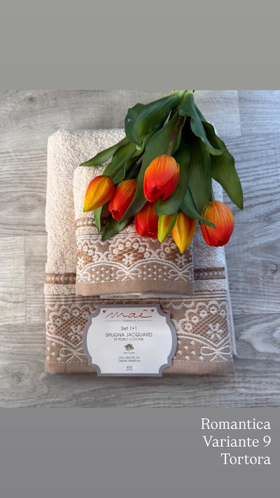 Set Asciugamani 1+1 Romantica Via Roma 60 – Spugna di Cotone Jacquard 420 gr/m²