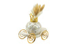 Profumatore bomboniera a forma di carrozza in porcellana bianca perlata Harmony, con strass, corona e cuore oro, cm 13x7x12h, con scatola regalo.