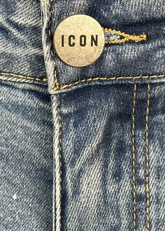 Jeans-cinque-tasche-con-logo-bianco