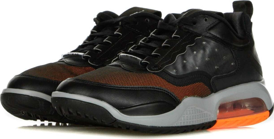 JORDAN-Scarpa-Bassa-Uomo-Jordan-Max-200-Black/reflect-Silver/lt-Smoke-Grey-da-uomo