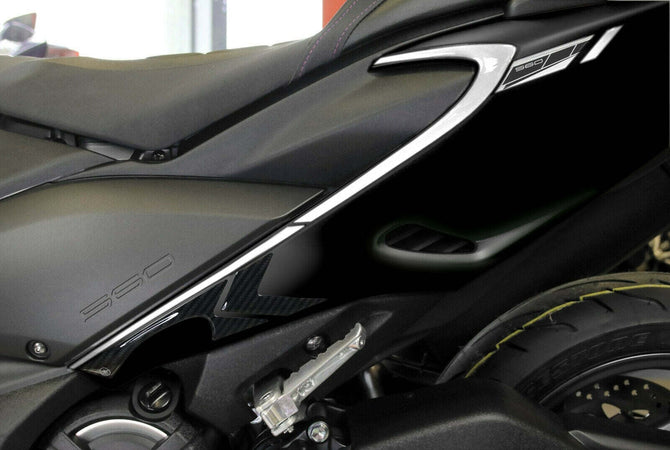 Kit-ADESIVI-in-GEL-3D-compatibili-YAMAHA-Tmax-560-2020-2021-CARBON-LOOK-ARGENTO