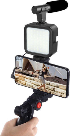 KIT-BLOG-INFLUENCER-STREAMING-ONLINE-MICROFONO-LUCE-CON-STAFFA-PODCAST