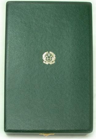 Kit Commendatore Ordine Al Merito Della Repubblica Italiana Omri Set Completo Con Collare Rosetta In Seta Croce Di Gala Sport e tempo libero/Accessori/Trofei medaglie e premi/Medaglie Il Distintivo - Pesaro, Commerciovirtuoso.it