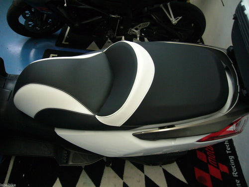 Kit-RIVESTIMENTO-SELLA-KYMCO-DOWNTOWN-coprisella-Personalizzata-per-Scooter-300