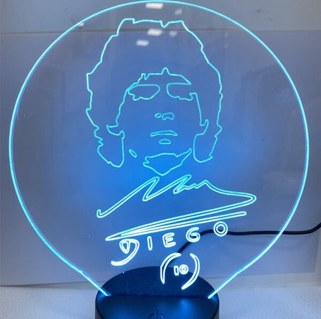 Lampada-Da-Tavolo-A-Batterie-Usb-Con-Volto-Stilizzato-Di-Diego-Armando-Maradona
