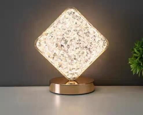 Lampada Da Tavolo A Forma Di Diamante Ricaricabile Touch 3 Intensit? Di Luce Illuminazione/Illuminazione per interni/Lampade/Lampade da tavolo e abat-jour Trade Shop italia - Napoli, Commerciovirtuoso.it
