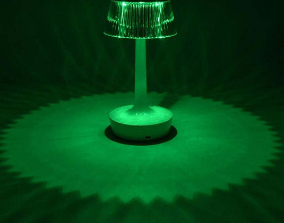 Lampada Da Tavolo In Cristallo Decorativa Con Led Rgb Touch Bianco 5v Q-tl153 Illuminazione/Illuminazione per interni/Lampade/Lampade da tavolo e abat-jour Trade Shop italia - Napoli, Commerciovirtuoso.it