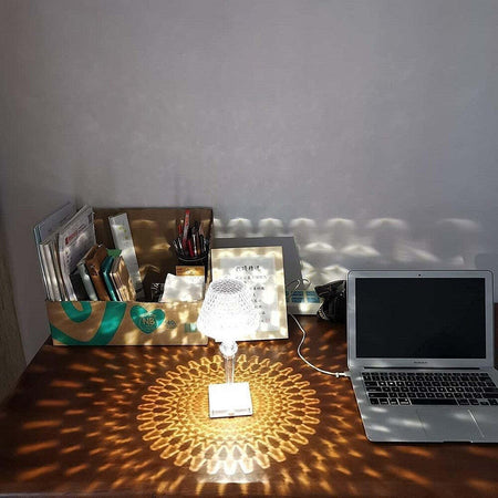 Lampada Da Tavolo In Cristallo Senza Fili Usb Ricaricabile Touch A 3 Vie 28x12cm Illuminazione/Illuminazione per interni/Lampade/Lampade da tavolo e abat-jour Trade Shop italia - Napoli, Commerciovirtuoso.it
