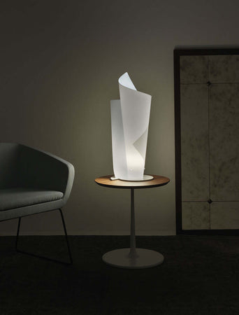 Lampada-Da-Tavolo-Moderna-A-1-Luce-Vela-In-Polilux-Bianco-H70-Made-In-Italy