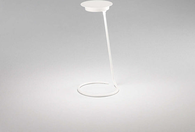 Lampada-Da-Tavolo-Per-Esterno-Konda-Moderna-Metallo-Bianco-Led-Luce-Calda