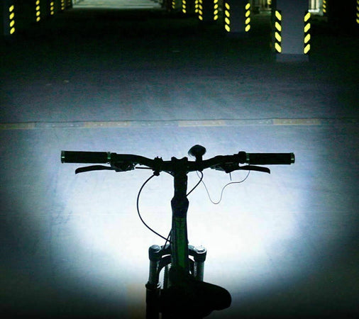 LAMPADA FARETTO LED PER MANUBRIO BICI BICICLETTA BIKE BATTERIA RICARICABILE USB Sport e tempo libero/Attività ricreative all'aperto/Ciclismo/Luci e riflettori/Fanalini anteriori Zencoccostore - Formia, Commerciovirtuoso.it