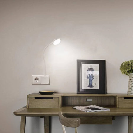 Lampada Led Dimmerabile Con Attacco A Spina E Interruttore Touch Bianca Illuminazione/Illuminazione per interni/Illuminazioni per pareti/Lampade da lettura Liquidator Italia - Nicosia, Commerciovirtuoso.it
