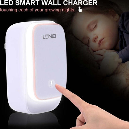 LAMPADA LED TOUCH CON CARICABATTERIE 2 PORTE USB DA VIAGGIO PER ANDROID SAMSUNG  Trade Shop italia - Napoli, Commerciovirtuoso.it