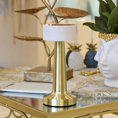Lampada Vintage Da Tavolo A Led Ricaricabile Usb Lume Luce Calda Per Bar Locali Casa, arredamento e bricolage > Illuminazione da interno > Lampade da Tavolo Trade Shop italia - Napoli, Commerciovirtuoso.it