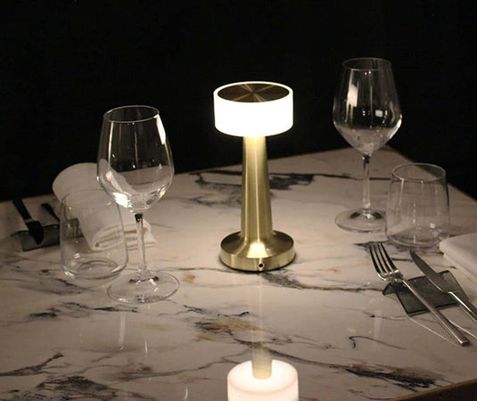 Lampada Vintage Da Tavolo A Led Ricaricabile Usb Lume Luce Calda Per Bar Locali Casa, arredamento e bricolage > Illuminazione da interno > Lampade da Tavolo Trade Shop italia - Napoli, Commerciovirtuoso.it