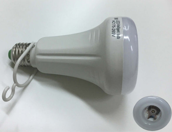 LAMPADINA LED EMERGENZA RICARICABILE E27 9W ANTI BLACKOUT BATTERIA LUCE BIANCA  Trade Shop italia - Napoli, Commerciovirtuoso.it