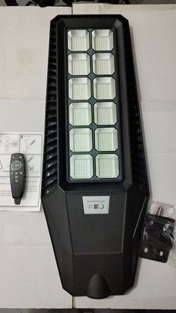 LAMPIONE-600W-PANNELLO-SOLARE-INTEGRATO-CREPUSCOLARE-IP65-LUCE-Fredda-130lm/w