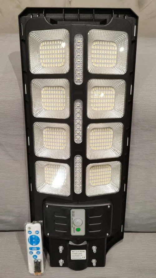 LAMPIONE-LED-200W-con-PANNELLO-SOLARE-SENSORE-CREPUSCOLARE-PIR-ip66