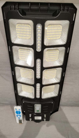 LAMPIONE-LED-200W-con-PANNELLO-SOLARE-SENSORE-CREPUSCOLARE-PIR-ip66