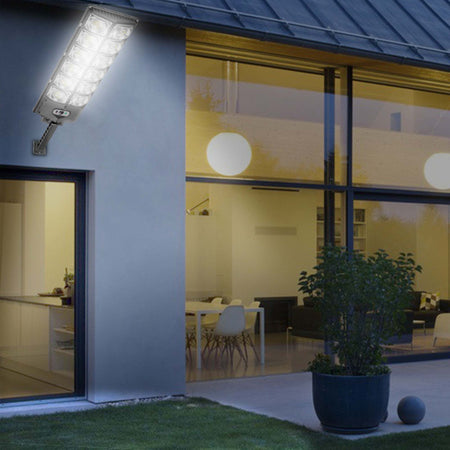 Lampione Solare Da 10000 Lumen Con Sensore Di Movimento E Telecomando A Led Ip65 Articoli da Giardino > Illuminazione da esterno > Lampade per esterno Trade Shop italia - Napoli, Commerciovirtuoso.it
