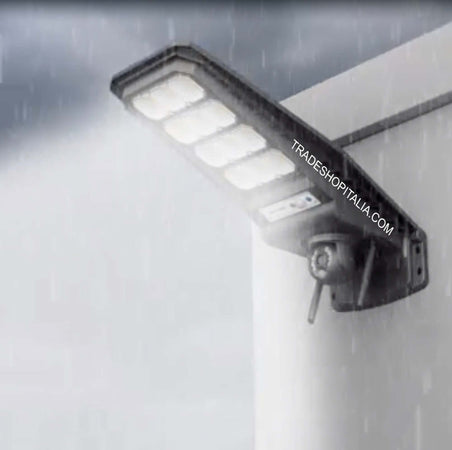 Lampione Solare Sensore Di Movimento E Telecomando Con Telecamera Ip Integrata Illuminazione/Illuminazione per esterni/Lampade da parete Trade Shop italia - Napoli, Commerciovirtuoso.it
