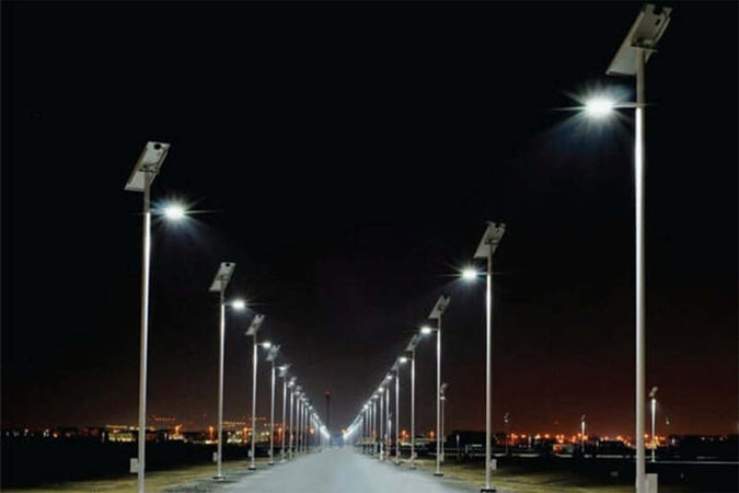 Lampione Stradale Led 30 W Pannello Solare Fotovoltaico 180 Led Con Telecomando Illuminazione/Illuminazione per esterni/Lampioni Trade Shop italia - Napoli, Commerciovirtuoso.it